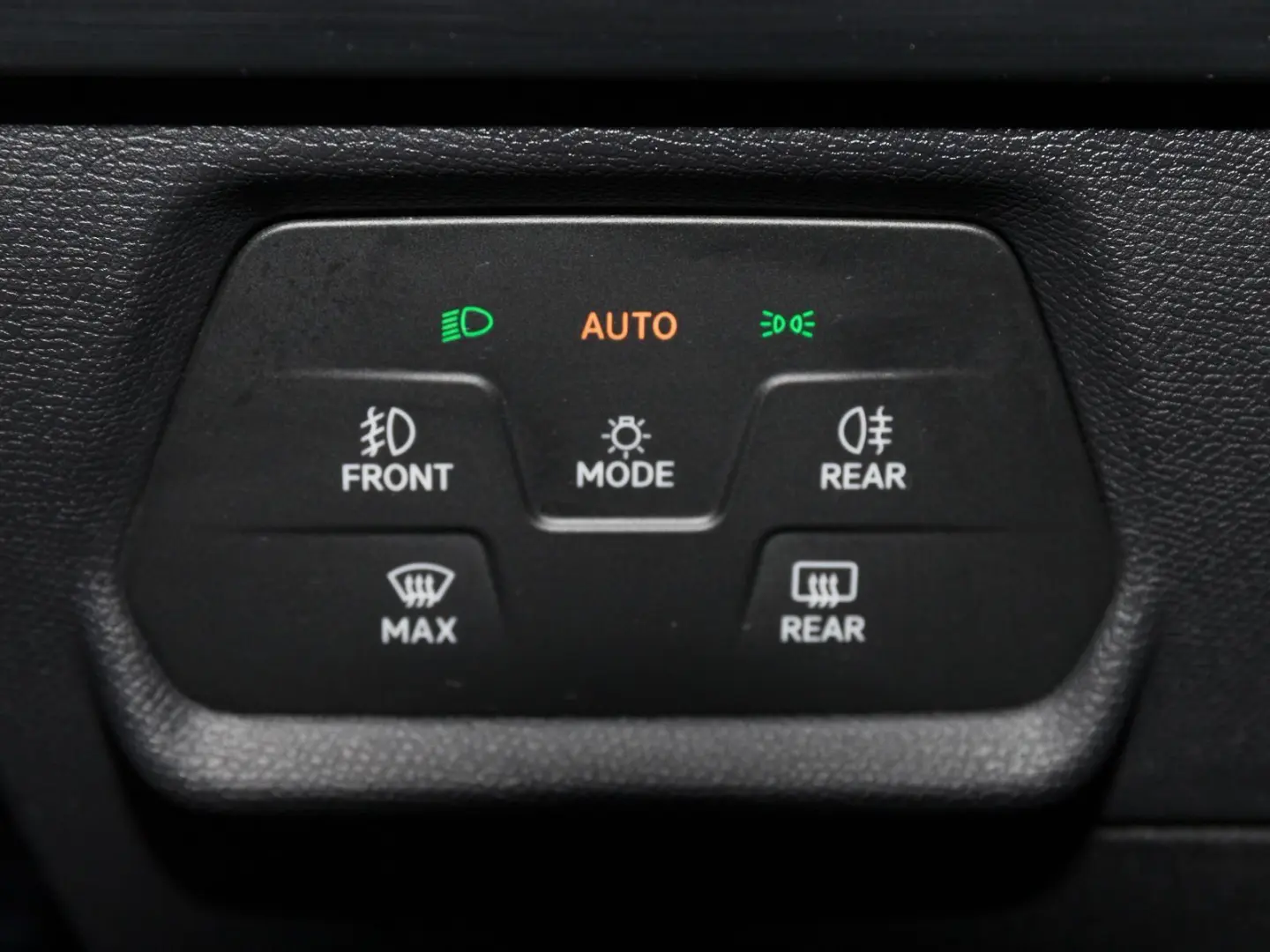 Formentor 1.4 eHybrid KAMERA NAVI+ WINTERPAKET