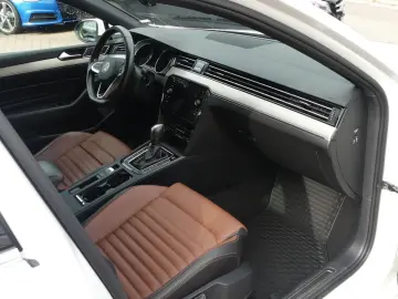 Passat*Variant*Stand-Hzg*SHZ*ACC*Massage*DAB