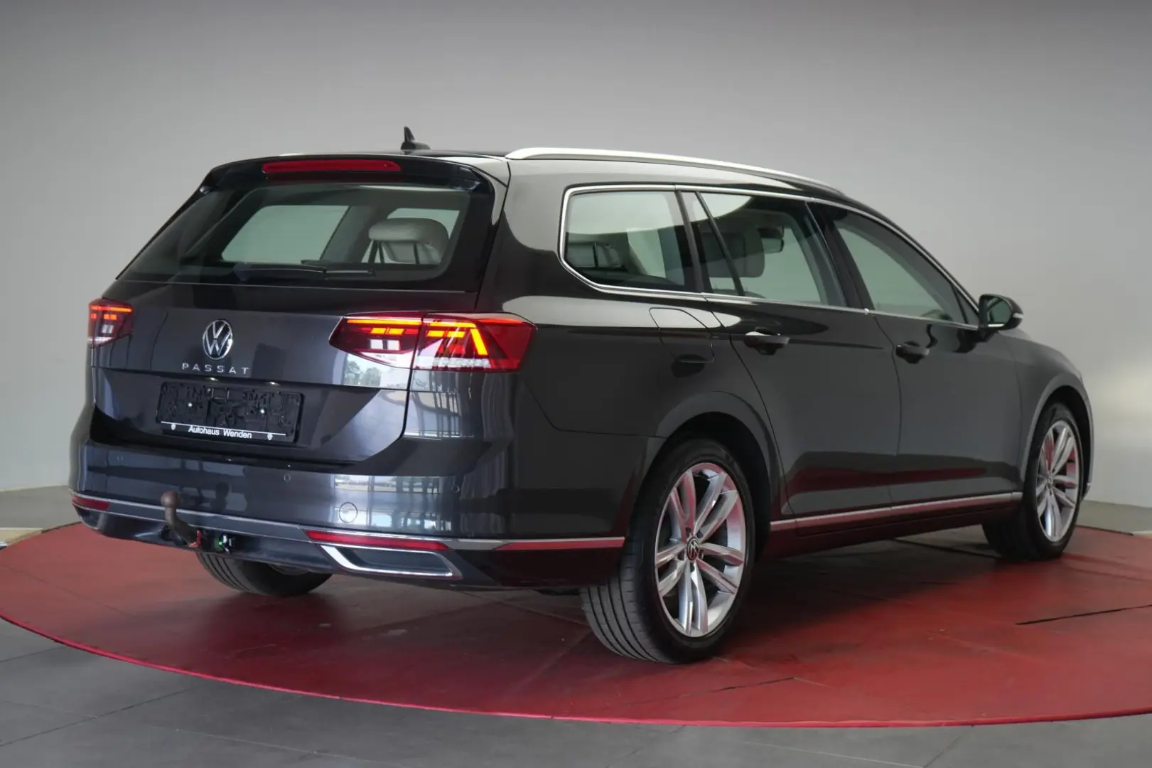Passat Variant 2.0 TDI SCR DSG Elegance Navi/Led