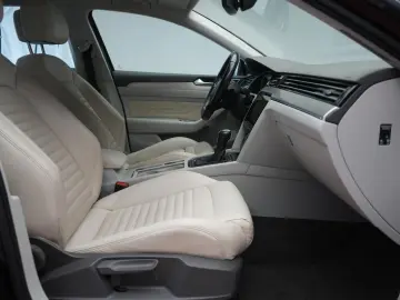 Passat Variant 2.0 TDI SCR DSG Elegance Navi/Led