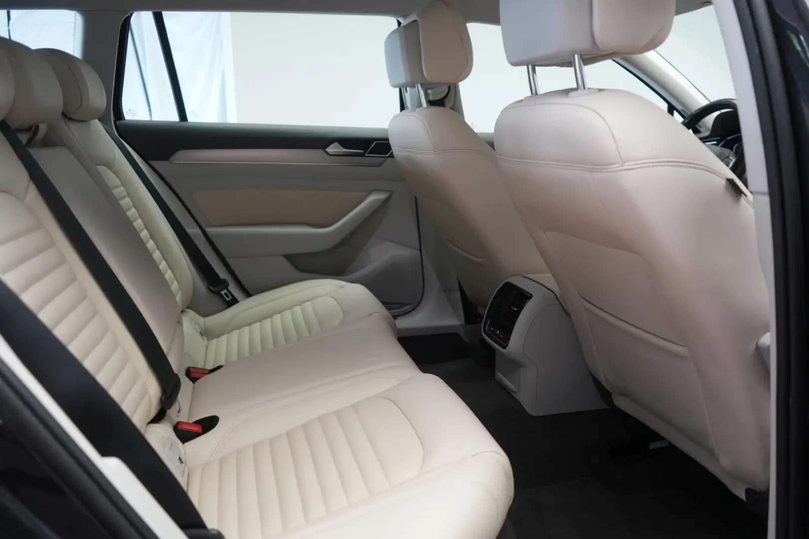 Passat Variant 2.0 TDI SCR DSG Elegance Navi/Led