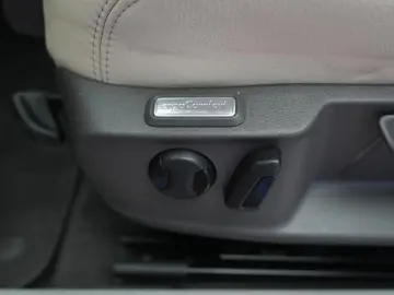 Passat Variant 2.0 TDI SCR DSG Elegance Navi/Led