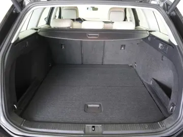 Passat Variant 2.0 TDI SCR DSG Elegance Navi/Led
