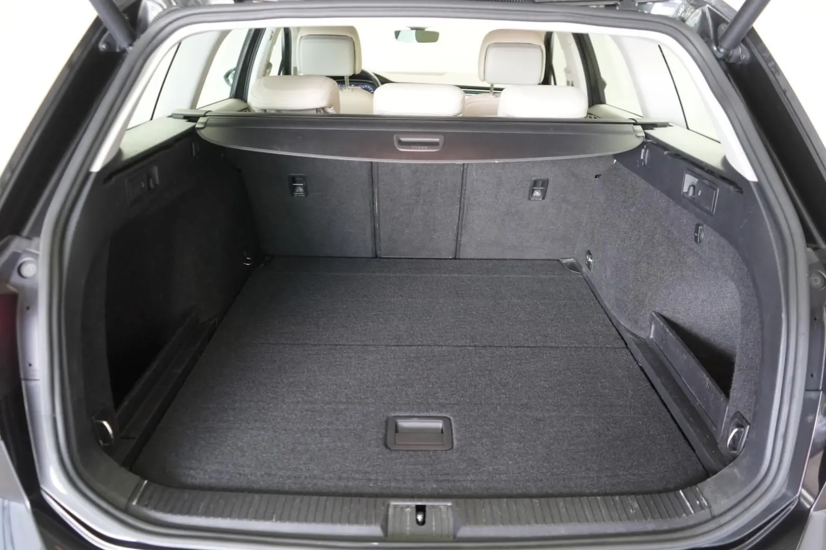 Passat Variant 2.0 TDI SCR DSG Elegance Navi/Led