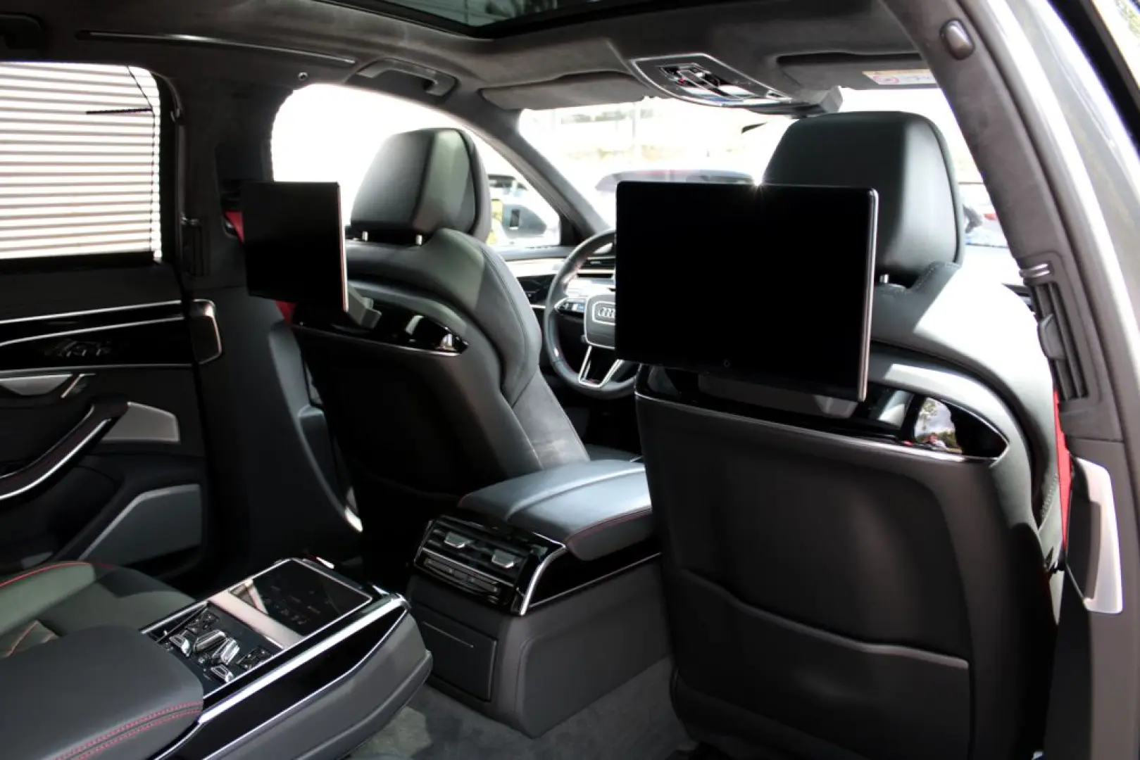 S8 4.0TFSI UPE194 EXCLUSIVE TV LM21 STHZ