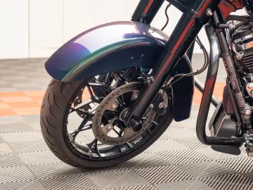 HARLEY DAVIDSON