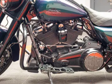 HARLEY DAVIDSON
