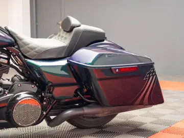 HARLEY DAVIDSON