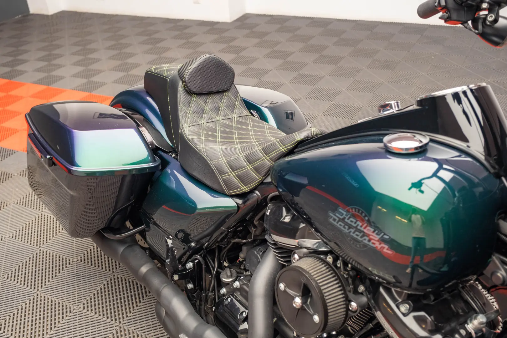 HARLEY DAVIDSON