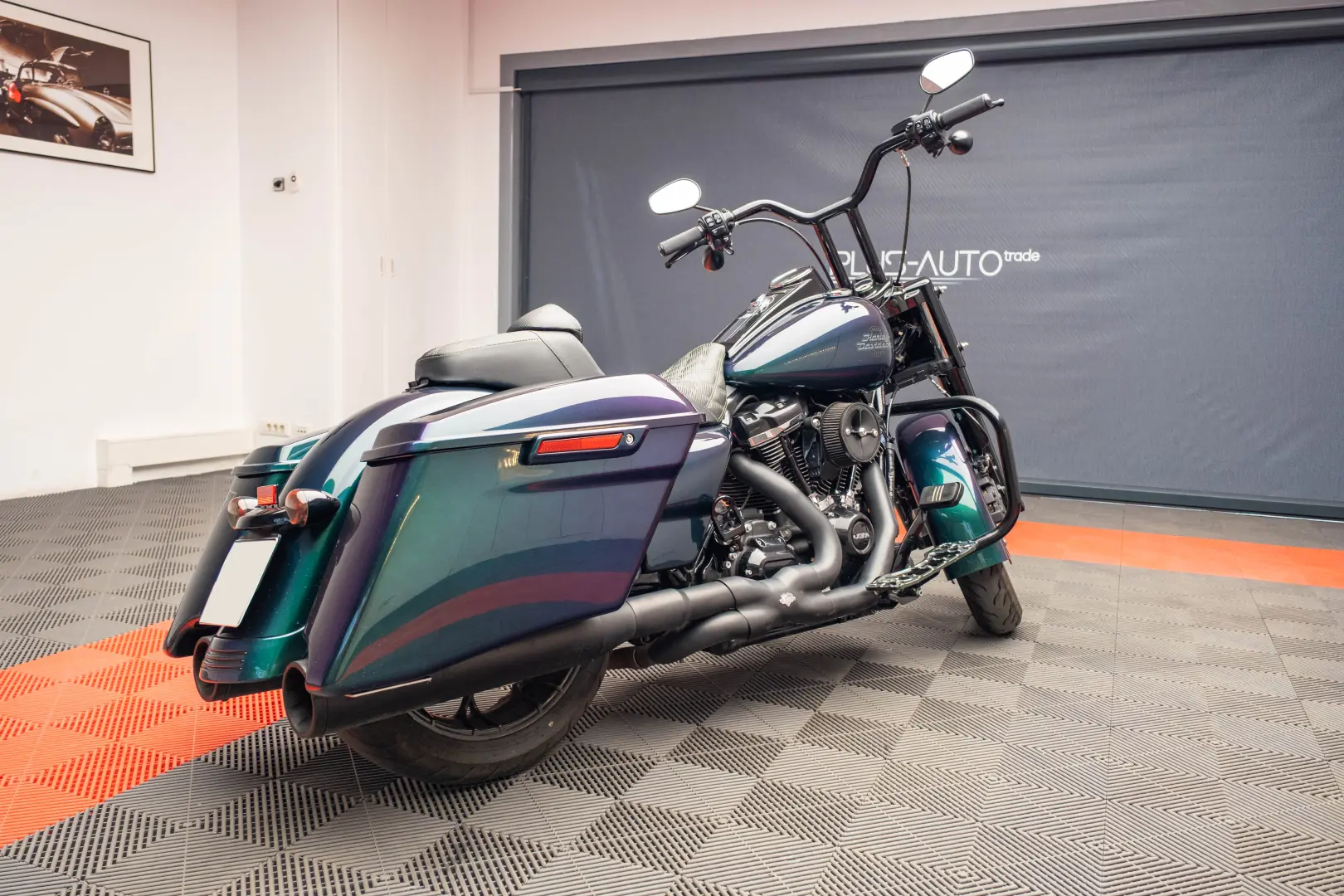 HARLEY DAVIDSON