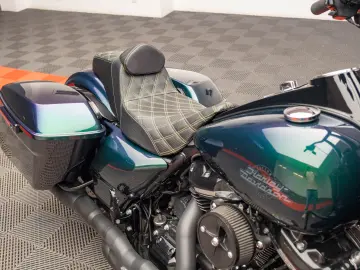 HARLEY DAVIDSON