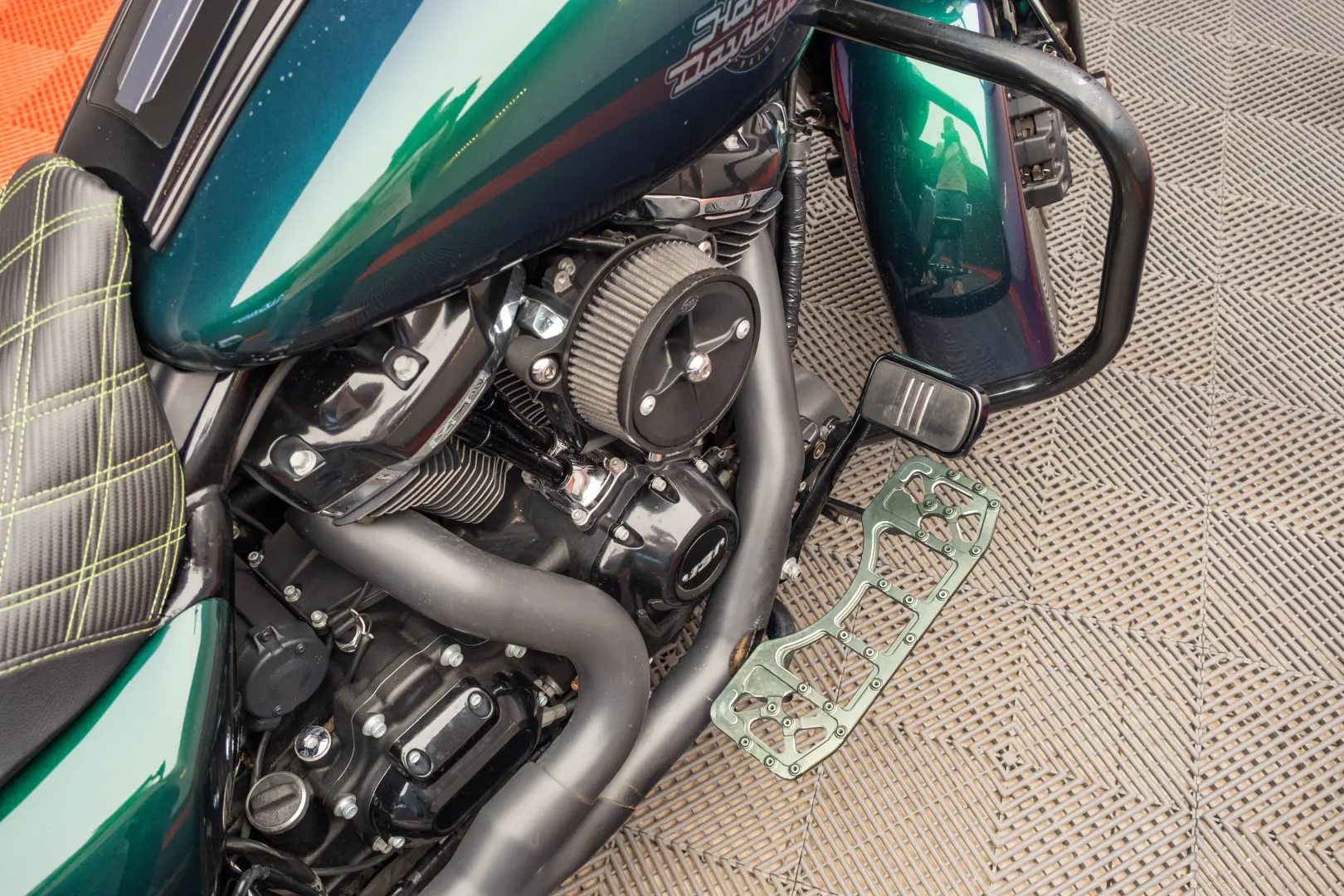 HARLEY DAVIDSON