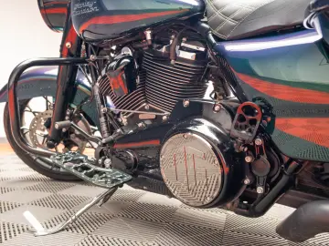 HARLEY DAVIDSON