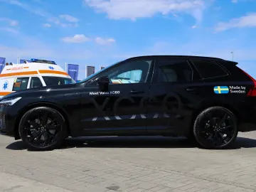 XC60 Ultra Black Edition T8 AT8 eAWD