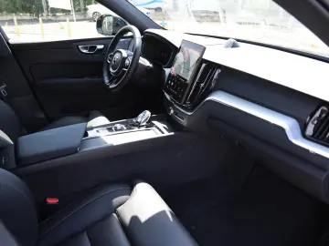 XC60 Ultra Black Edition T8 AT8 eAWD