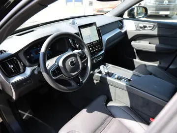 XC60 Ultra Black Edition T8 AT8 eAWD