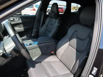 XC60 Ultra Black Edition T8 AT8 eAWD