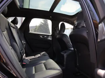 XC60 Ultra Black Edition T8 AT8 eAWD