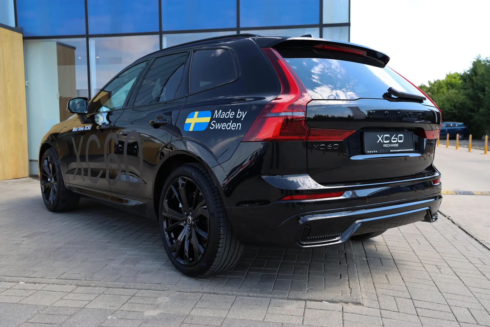 XC60 Ultra Black Edition T8 AT8 eAWD