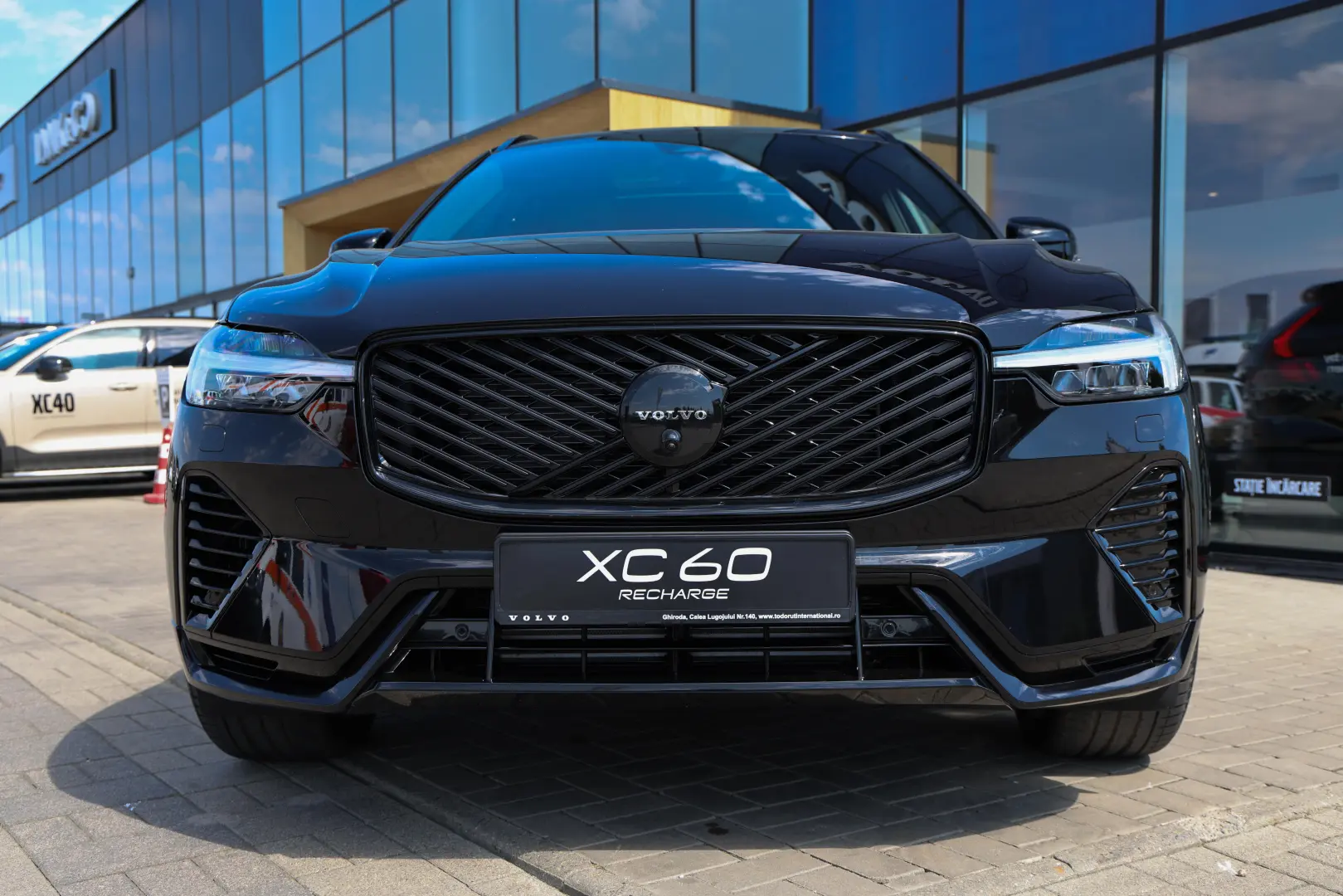 XC60 Ultra Black Edition T8 AT8 eAWD