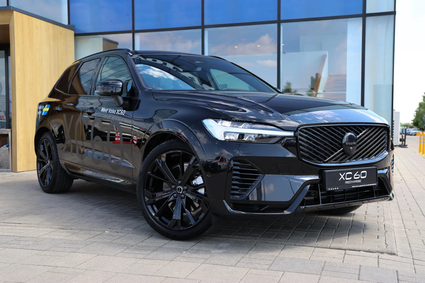 XC60 Ultra Black Edition T8 AT8 eAWD