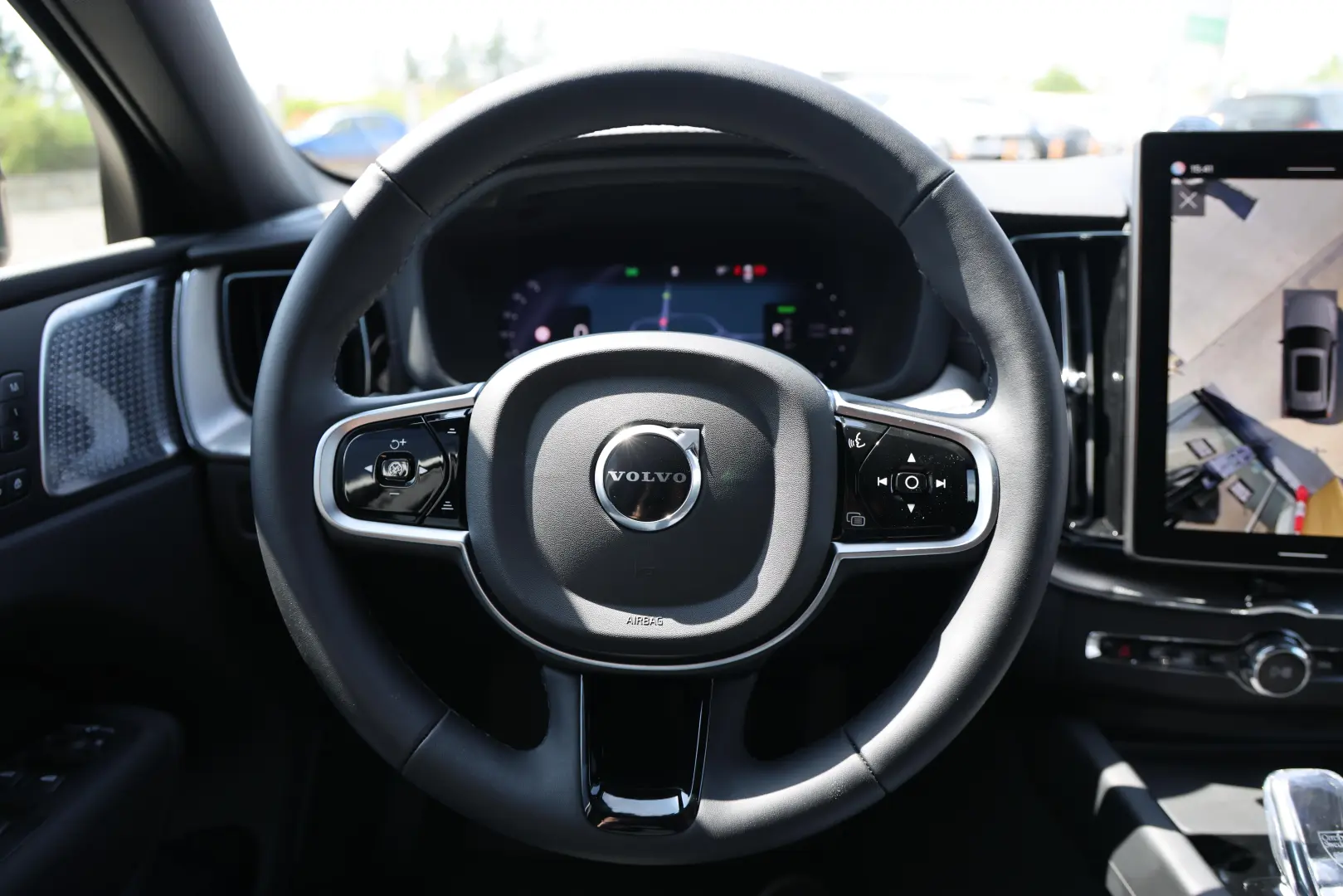 XC60 Ultra Black Edition T8 AT8 eAWD