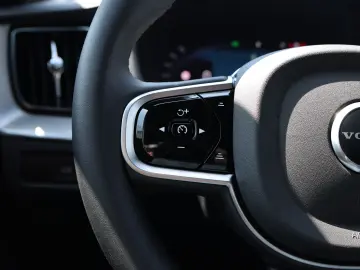 XC60 Ultra Black Edition T8 AT8 eAWD