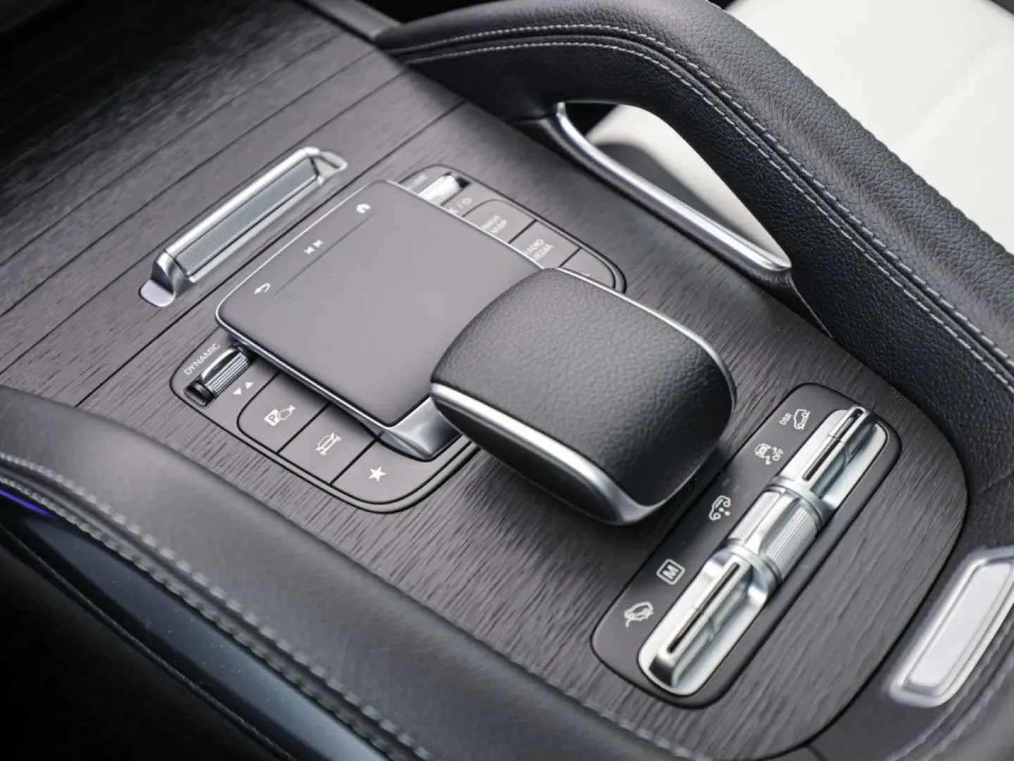 GLE 450 d 4M AMG Line Abstandstemp. LED Pano HUD