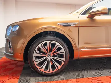 2024 Bentley Bentayga Azure V8