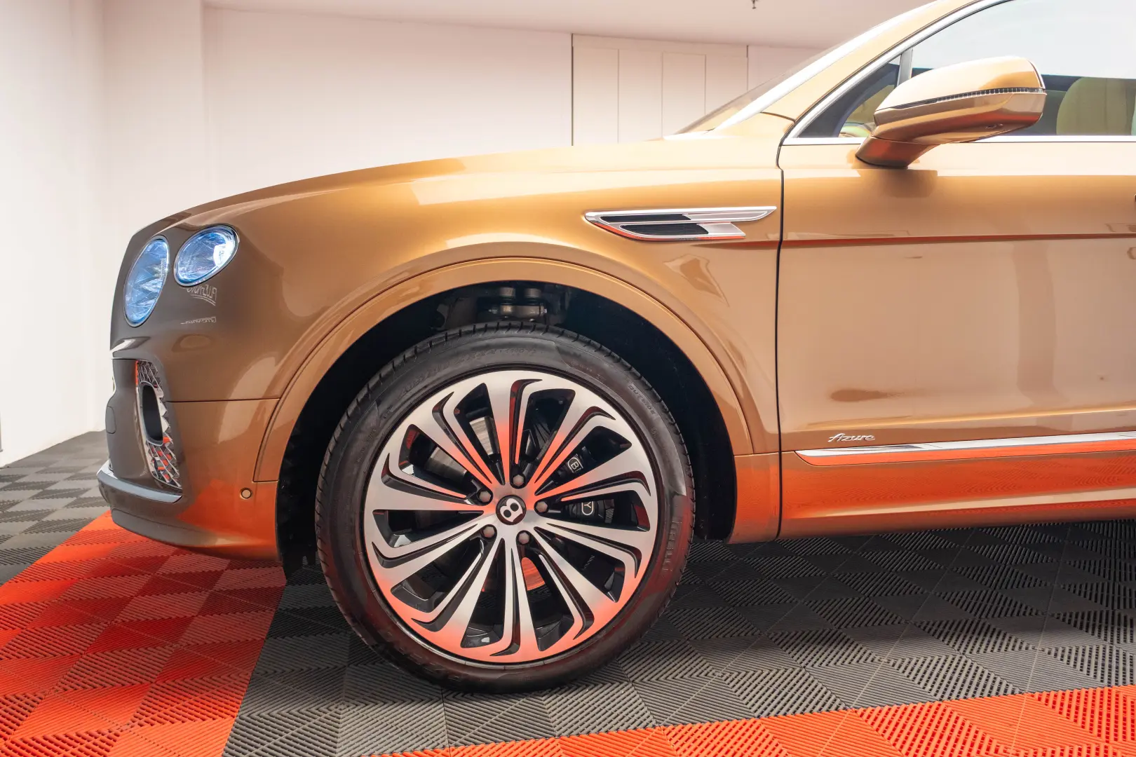 2024 Bentley Bentayga Azure V8