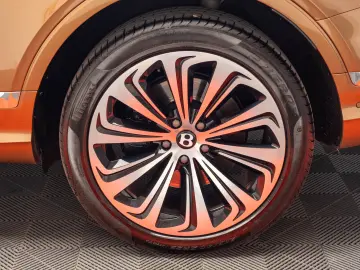 2024 Bentley Bentayga Azure V8