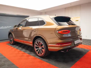 2024 Bentley Bentayga Azure V8