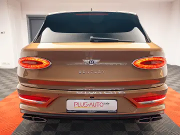 2024 Bentley Bentayga Azure V8