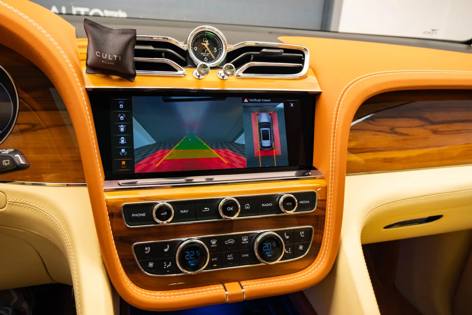 2024 Bentley Bentayga Azure V8