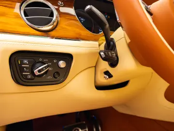 2024 Bentley Bentayga Azure V8