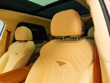 2024 Bentley Bentayga Azure V8