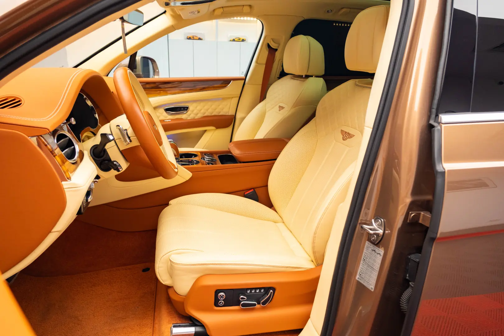 2024 Bentley Bentayga Azure V8