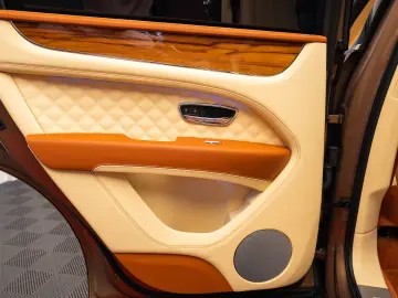 2024 Bentley Bentayga Azure V8