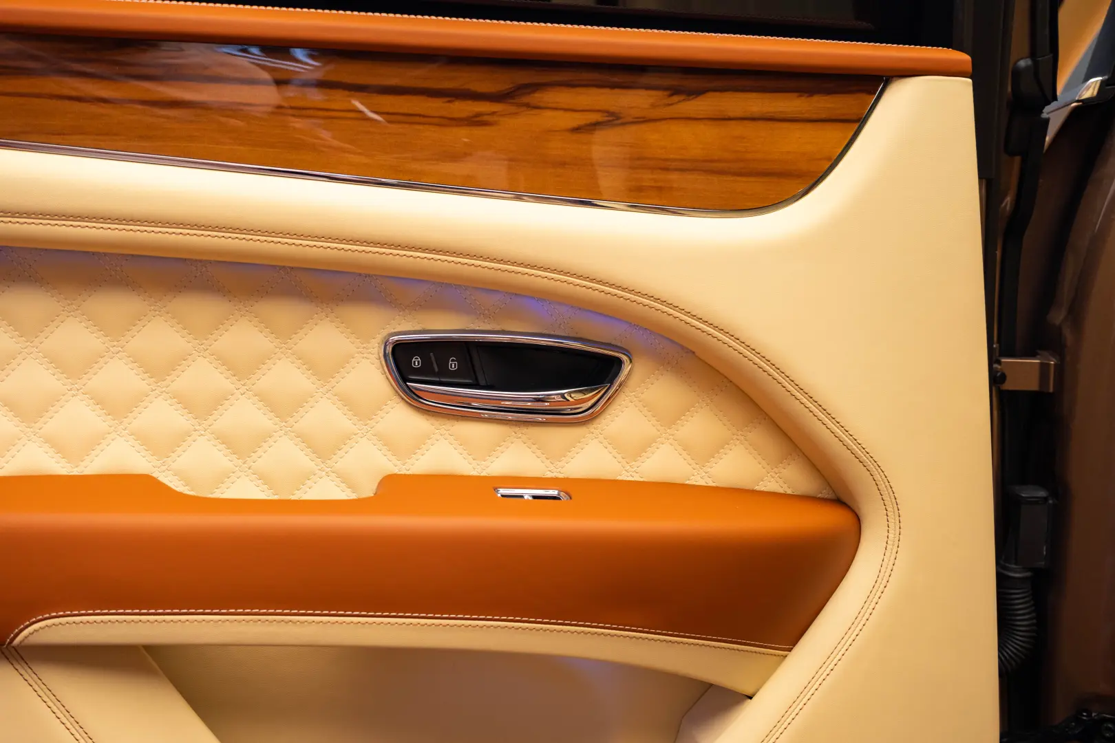 2024 Bentley Bentayga Azure V8