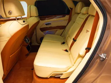2024 Bentley Bentayga Azure V8