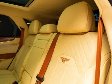 2024 Bentley Bentayga Azure V8