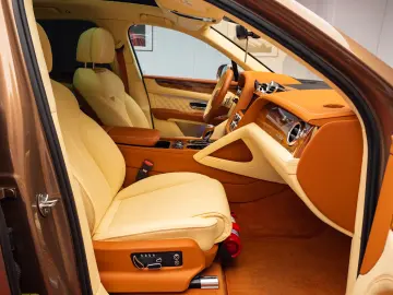 2024 Bentley Bentayga Azure V8