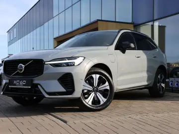 XC60 Plus Bright T8 AT8 eAWD