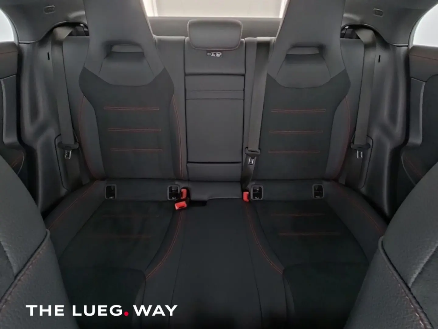 MERCEDES BENZ CLA 200 d AMG+MBUX+LED+Mem+Amb+LEASING