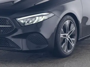 MERCEDES BENZ A180 Limousine Progressive Night+LEASING