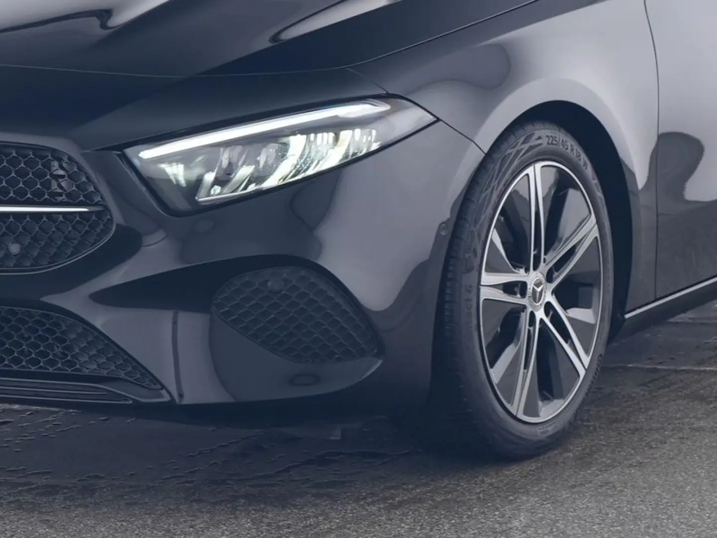 MERCEDES BENZ A180 Limousine Progressive Night+LEASING