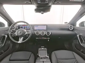MERCEDES BENZ A180 Limousine Progressive Night+LEASING
