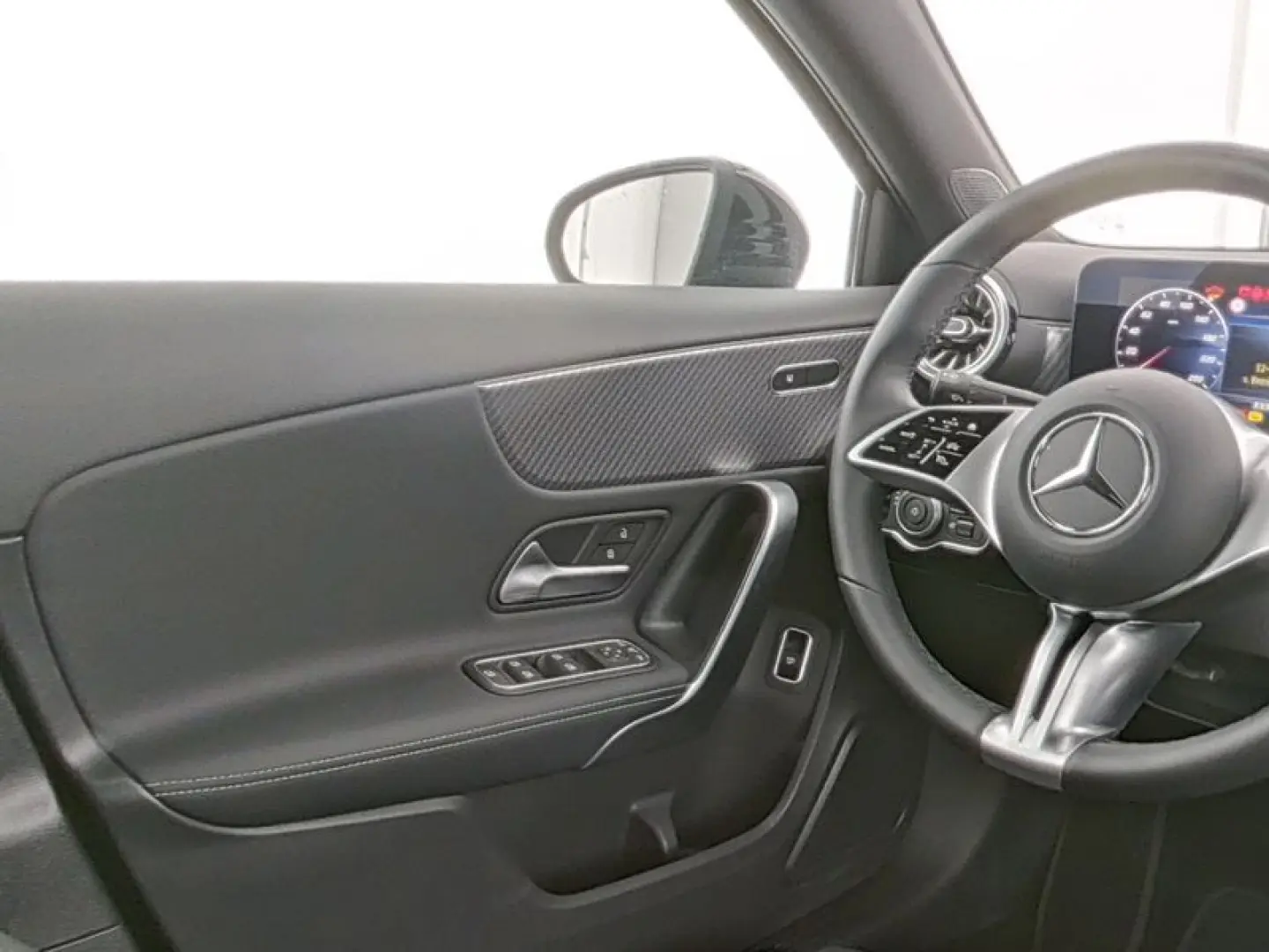 MERCEDES BENZ A180 Limousine Progressive Night+LEASING