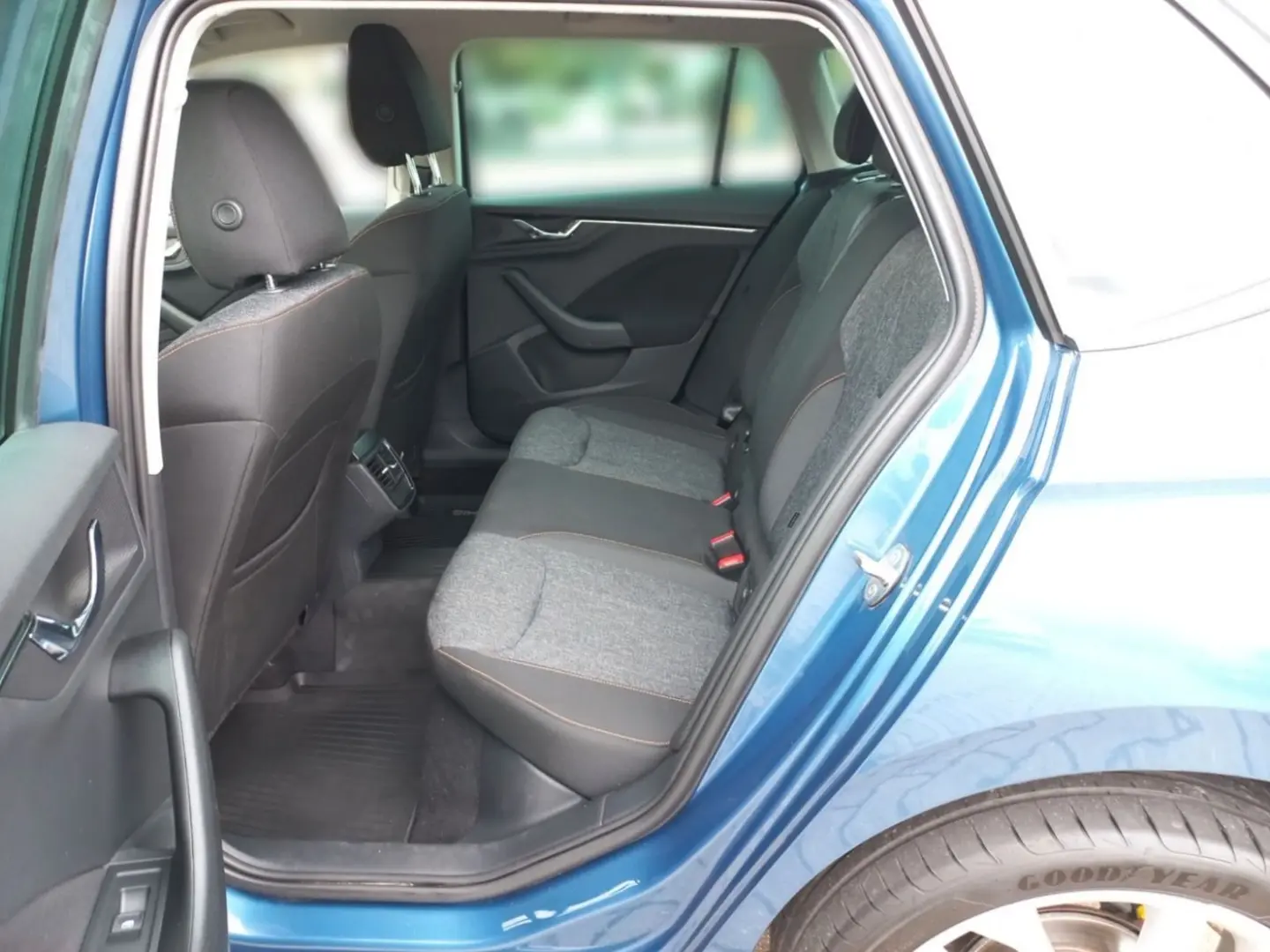SKODA Kamiq 1.5 TSI Clever DSG Kam. ACC LEASING