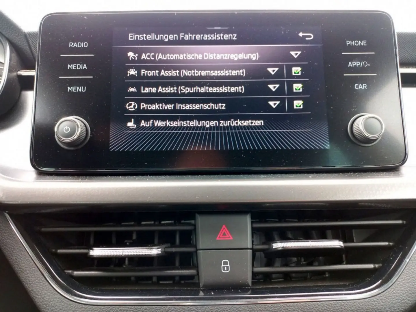 SKODA Kamiq 1.5 TSI Clever DSG Kam. ACC LEASING